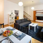 Old Two Floor Palasta Loft With River View 아파트 리가