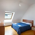 아파트 Old Two Floor Palasta Loft With River View *