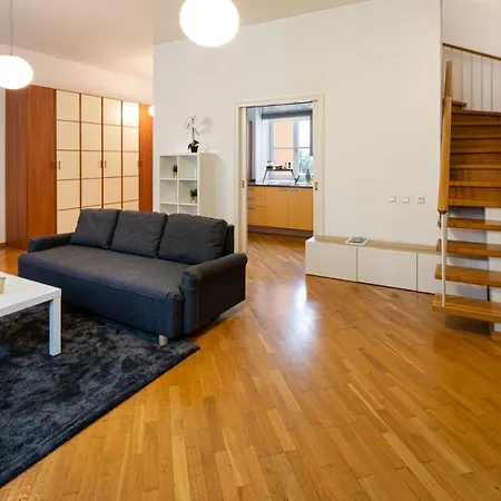 Old Two Floor Palasta Loft With River View * 리가