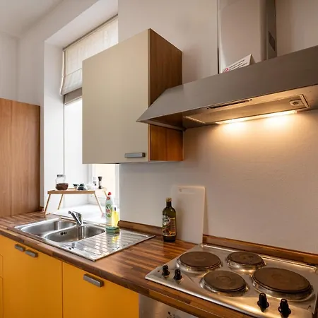 Апартаменти Old Two Floor Palasta Loft With River View Рига