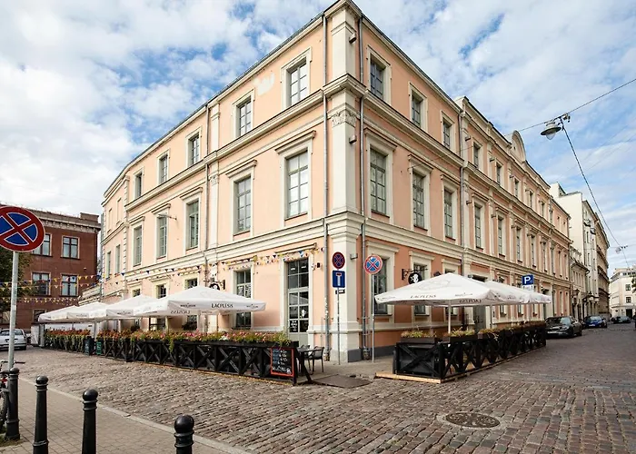 Dzīvoklis Old Two Floor Palasta Loft With River View *