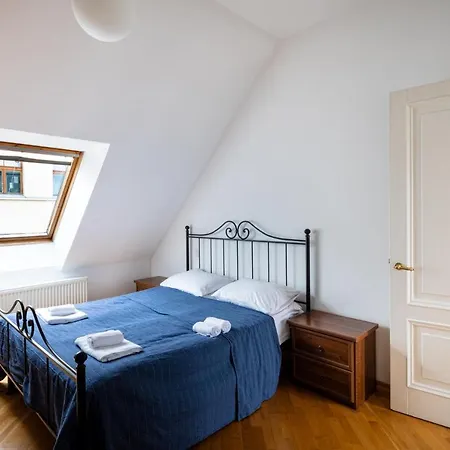 Apartmán Old Two Floor Palasta Loft With River View *